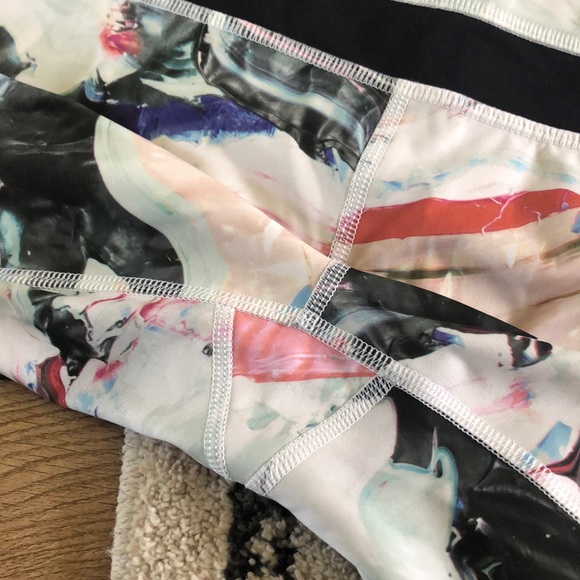 LULULEMON inspire crop II full luxtreme 8 - Picture 7 of 12